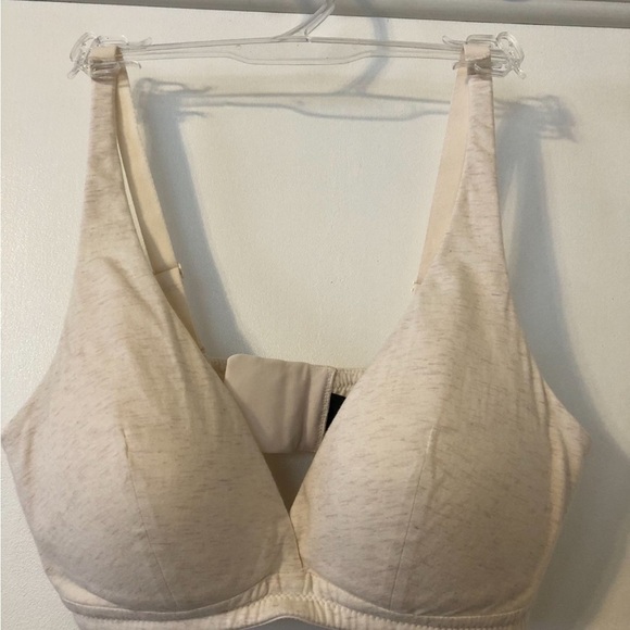 Wireless Soft Cream Bra - Picture 1 of 3